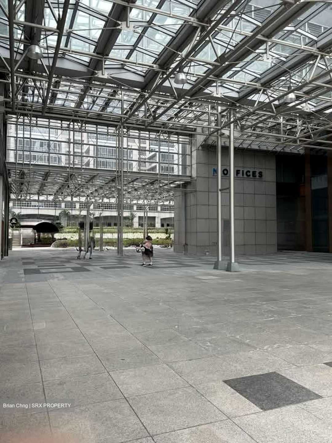 UE Square (D9), Retail #551231231